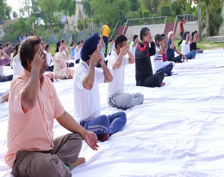 Guru Kashi University Yoga