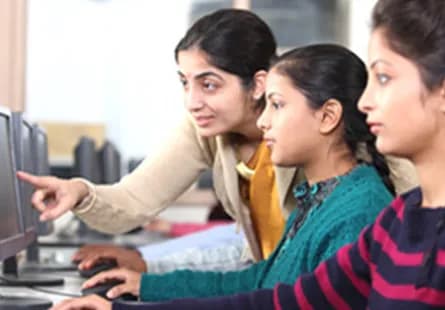 Amity University Lucknow Lab
